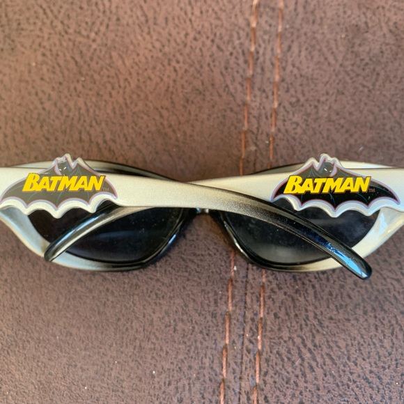 Batman mirrored sunglasses! - Picture 2 of 2